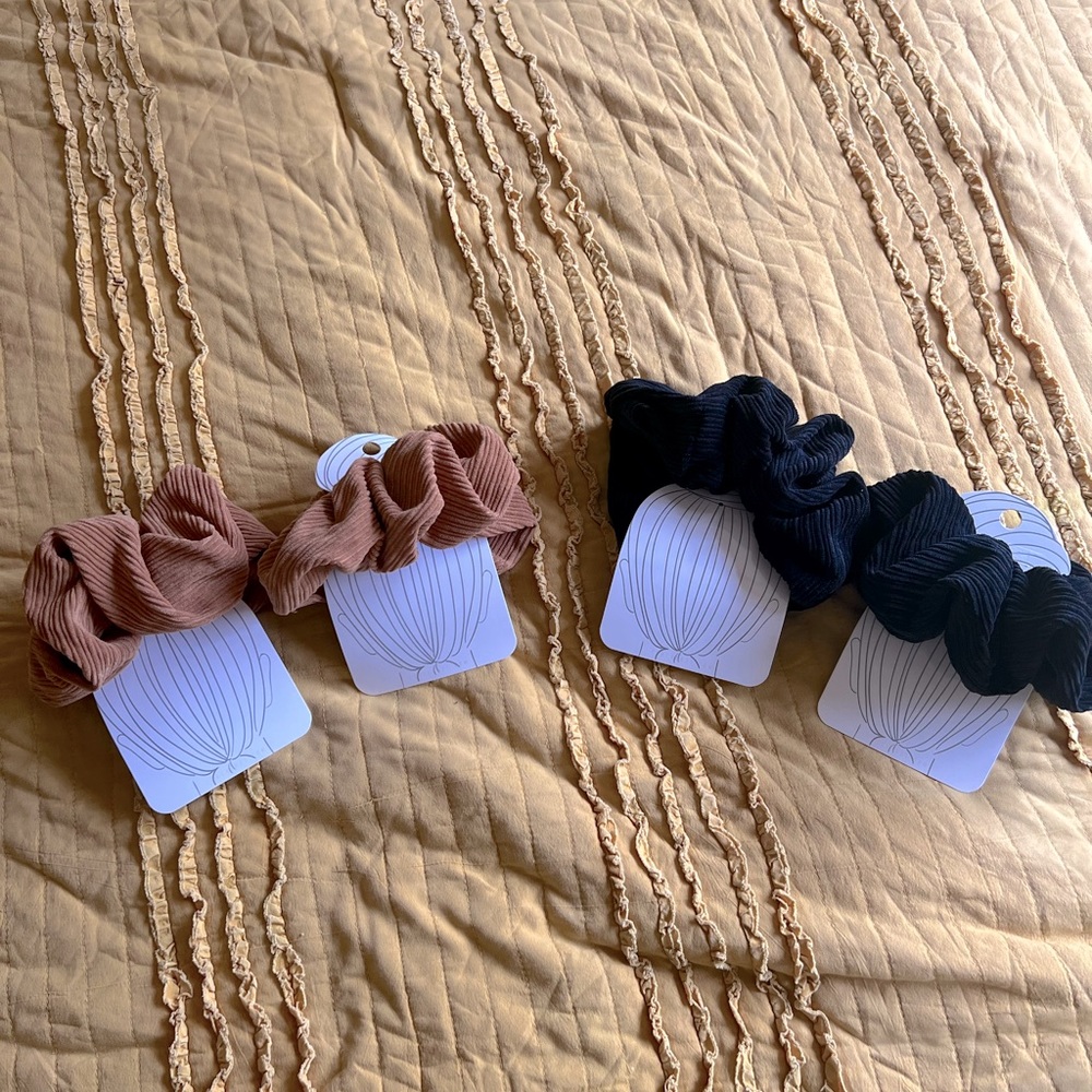 Giant scrunchies